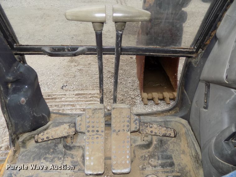 image for item DG2435 2003 John Deere 450C LC excavator