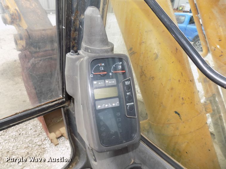 image for item DG2435 2003 John Deere 450C LC excavator