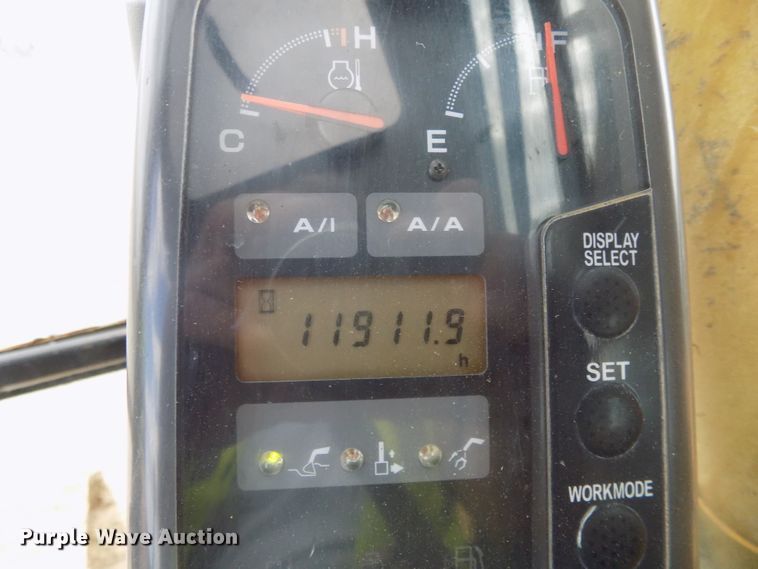 image for item DG2435 2003 John Deere 450C LC excavator