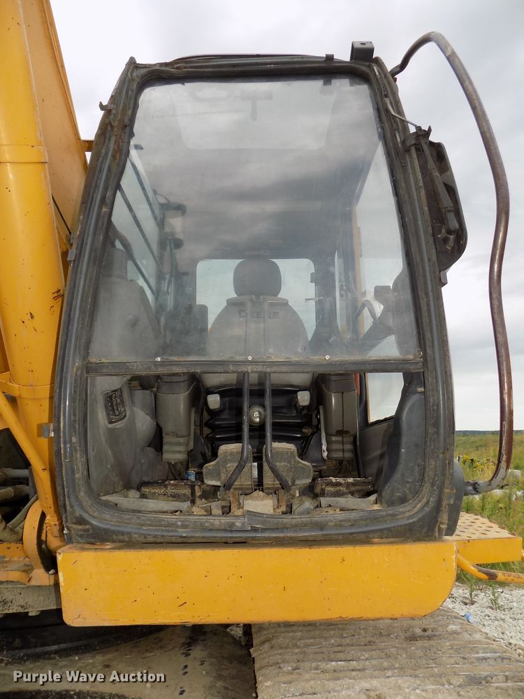 image for item DG2435 2003 John Deere 450C LC excavator