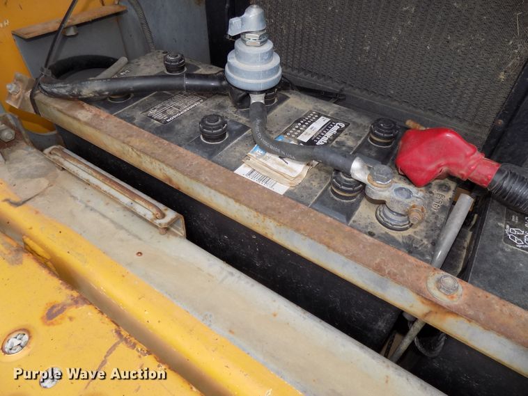 image for item DG2435 2003 John Deere 450C LC excavator