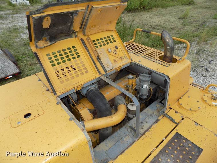 image for item DG2435 2003 John Deere 450C LC excavator