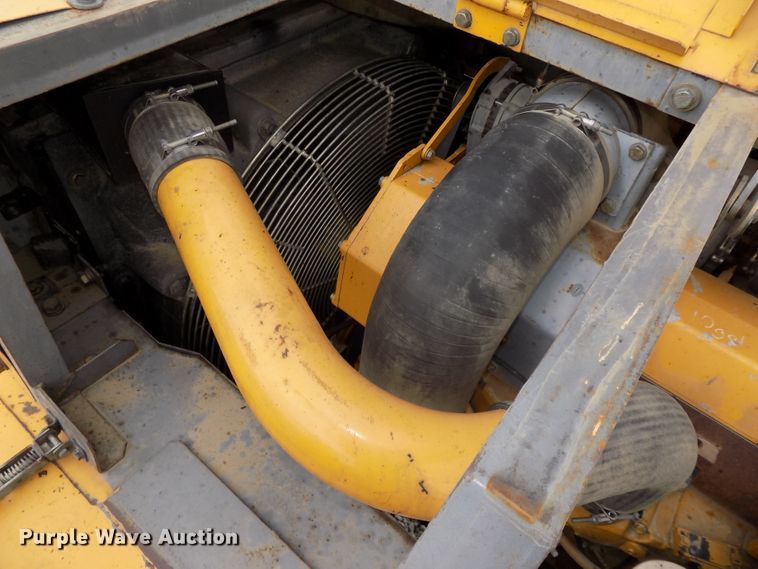 image for item DG2435 2003 John Deere 450C LC excavator