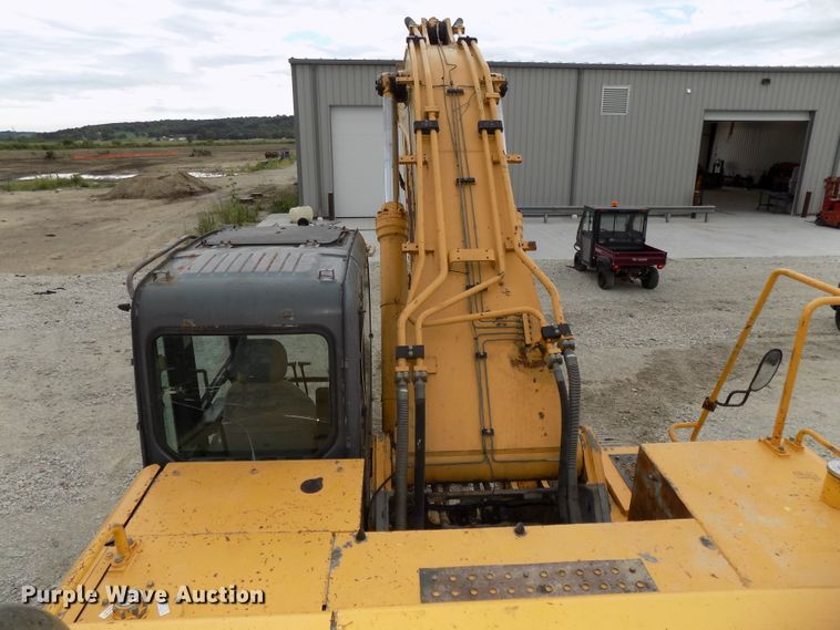 image for item DG2435 2003 John Deere 450C LC excavator