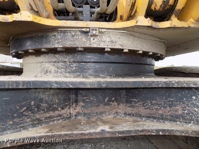 image for item DG2435 2003 John Deere 450C LC excavator