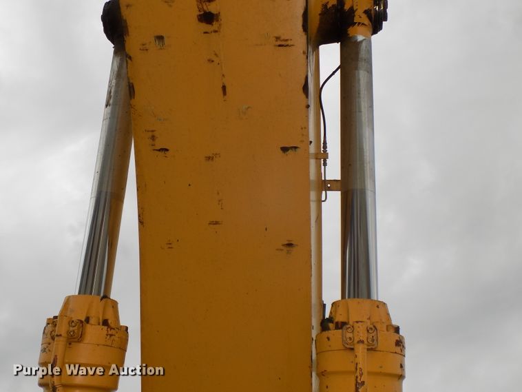 image for item DG2435 2003 John Deere 450C LC excavator