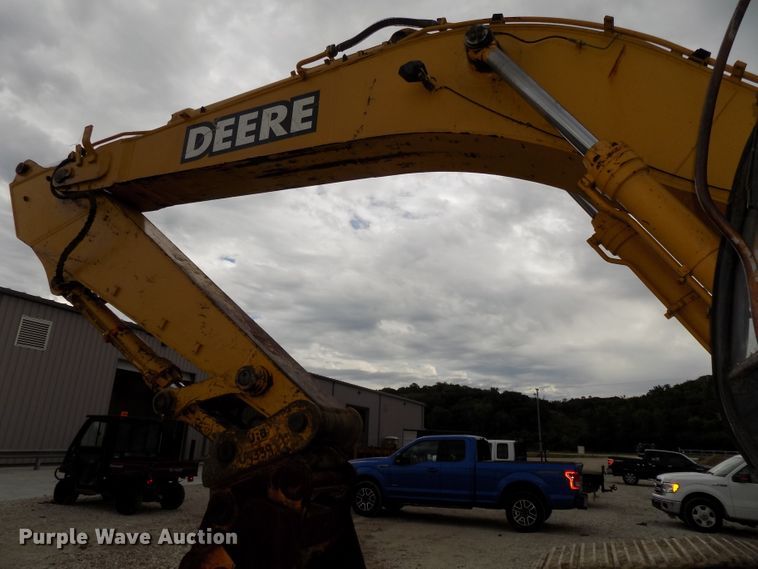 image for item DG2435 2003 John Deere 450C LC excavator