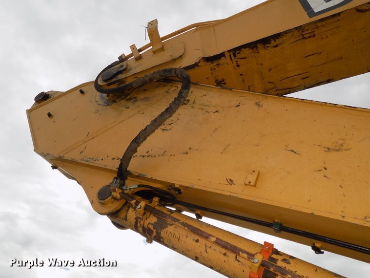 image for item DG2435 2003 John Deere 450C LC excavator