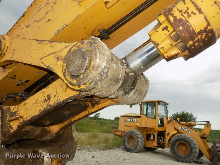 image for item DG2435 2003 John Deere 450C LC excavator