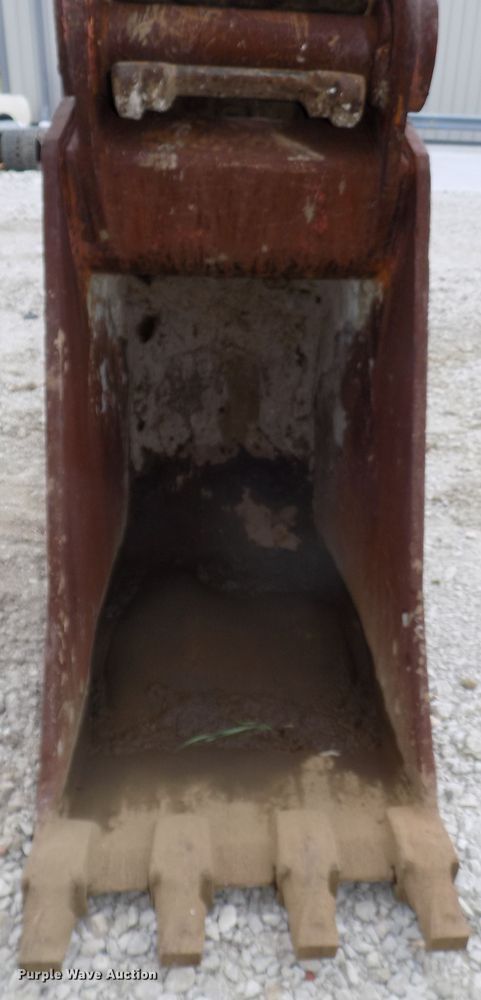 image for item DG2435 2003 John Deere 450C LC excavator