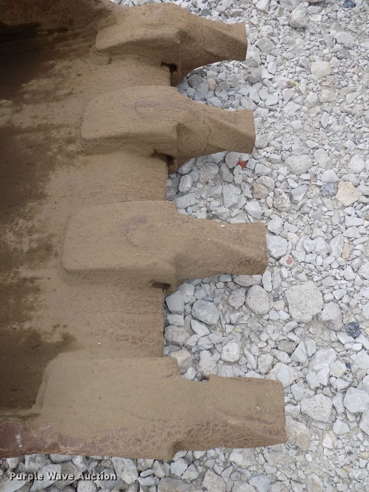 image for item DG2435 2003 John Deere 450C LC excavator