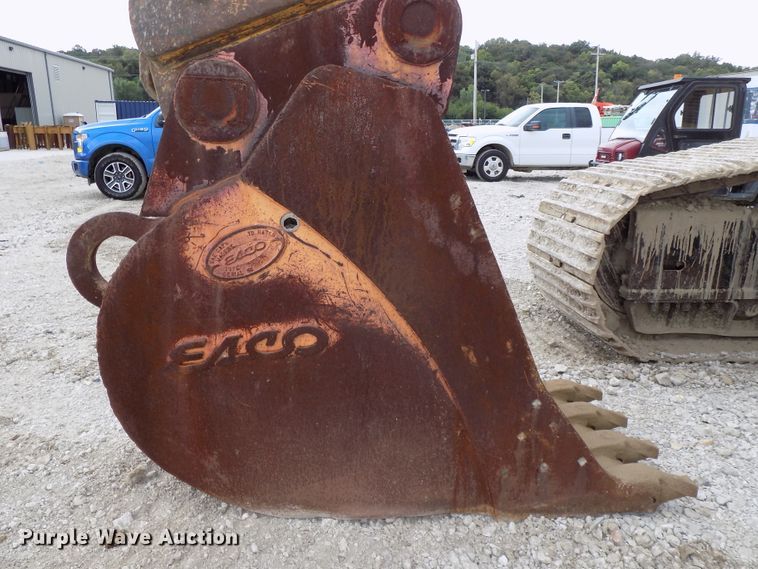 image for item DG2435 2003 John Deere 450C LC excavator