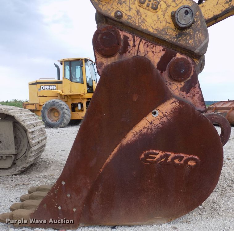 image for item DG2435 2003 John Deere 450C LC excavator