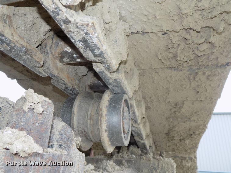 image for item DG2435 2003 John Deere 450C LC excavator