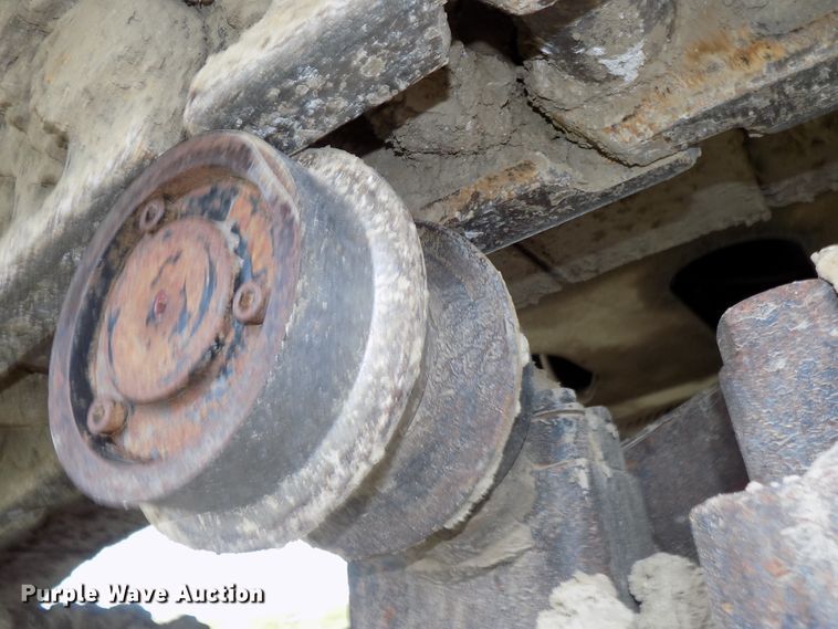 image for item DG2435 2003 John Deere 450C LC excavator