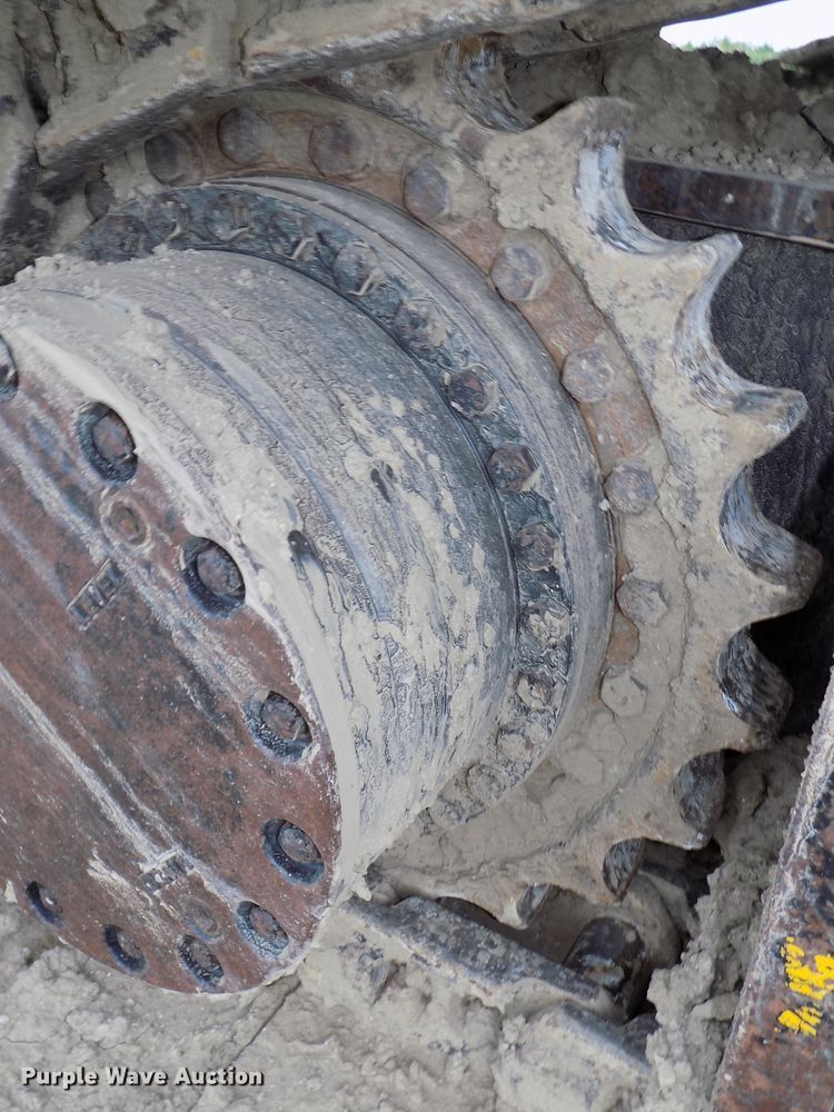 image for item DG2435 2003 John Deere 450C LC excavator