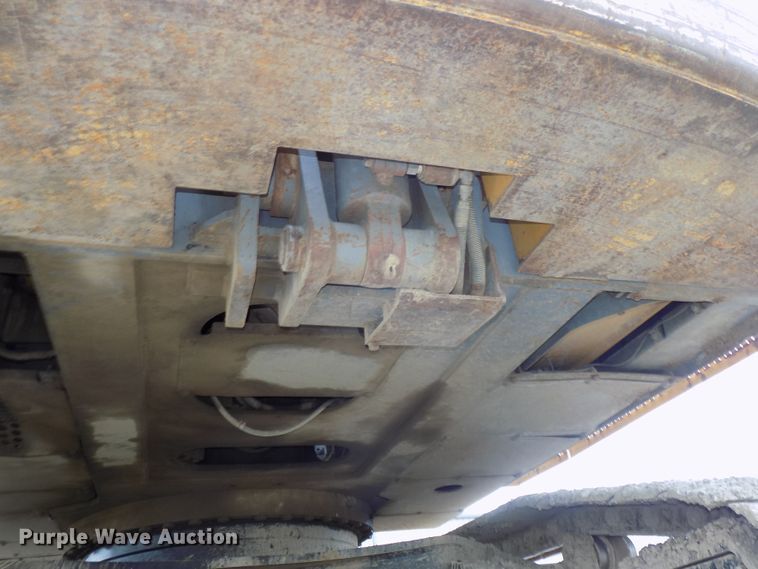 image for item DG2435 2003 John Deere 450C LC excavator