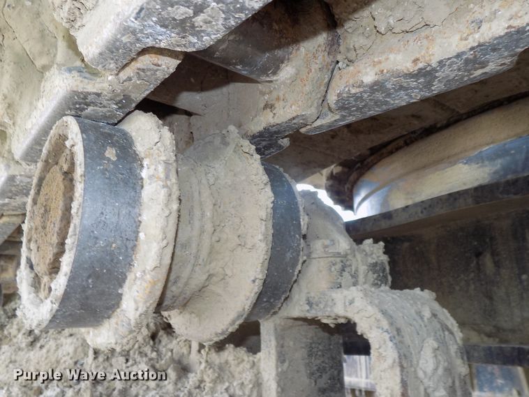 image for item DG2435 2003 John Deere 450C LC excavator