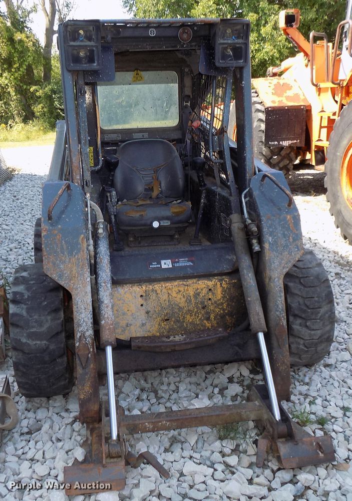 image for item DG2441 New Holland LS170 skid steer