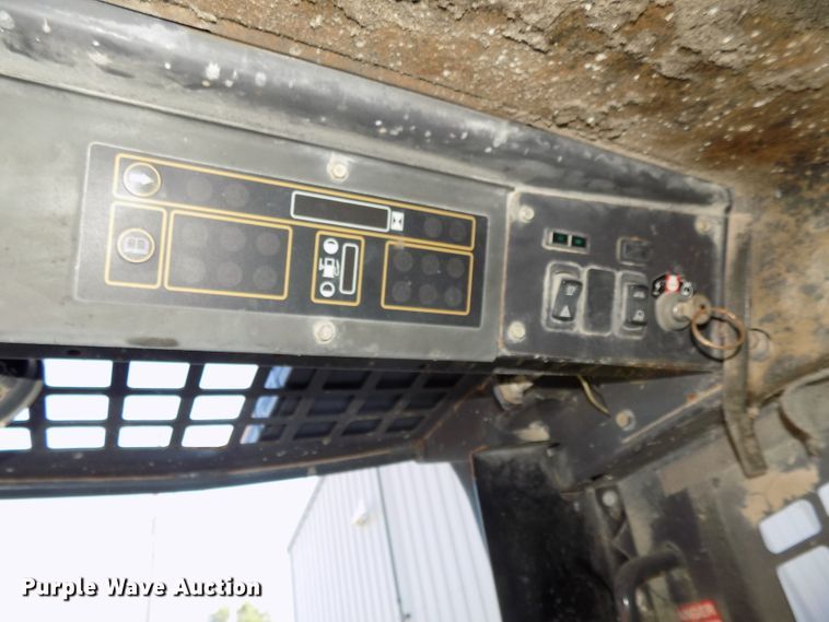 image for item DG2441 New Holland LS170 skid steer