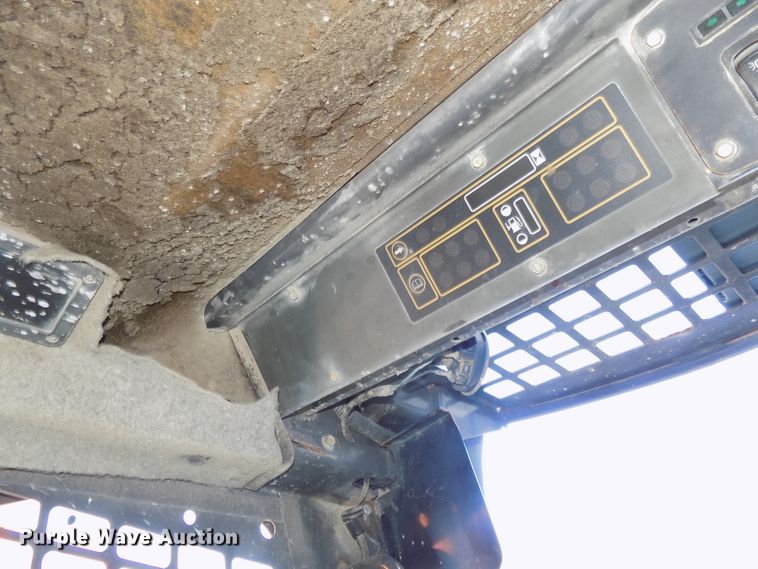 image for item DG2441 New Holland LS170 skid steer