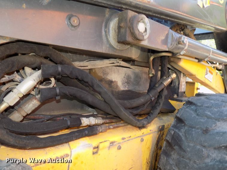 image for item DG2441 New Holland LS170 skid steer