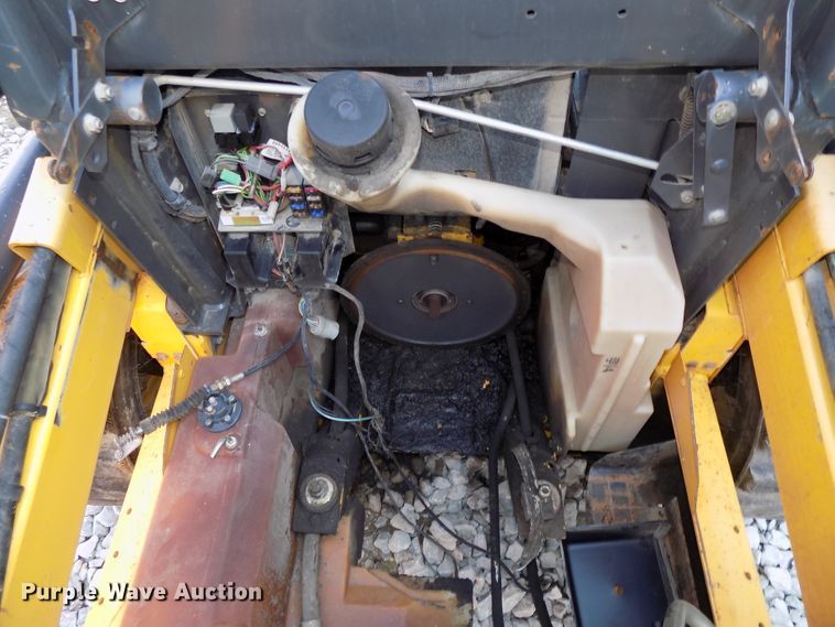 image for item DG2441 New Holland LS170 skid steer