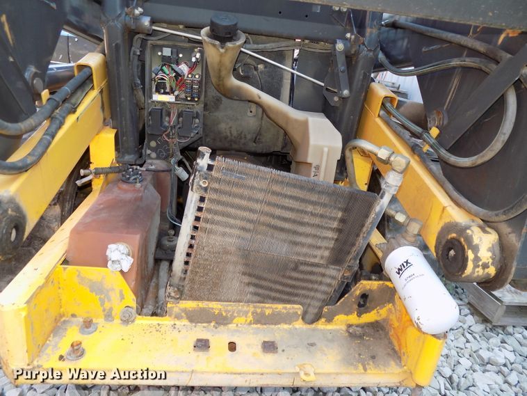 image for item DG2441 New Holland LS170 skid steer