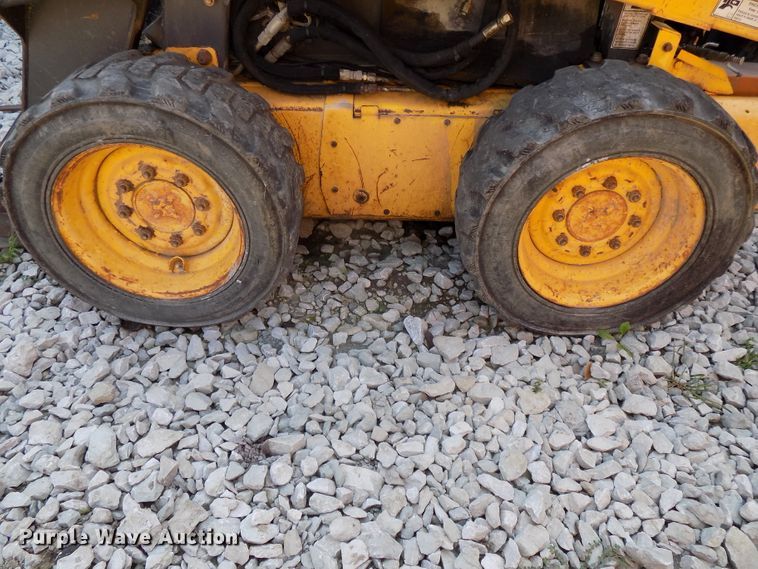 image for item DG2441 New Holland LS170 skid steer