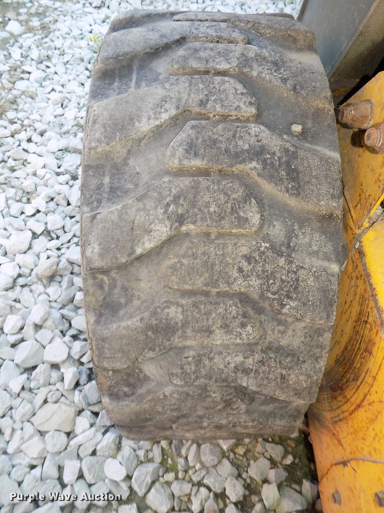 image for item DG2441 New Holland LS170 skid steer