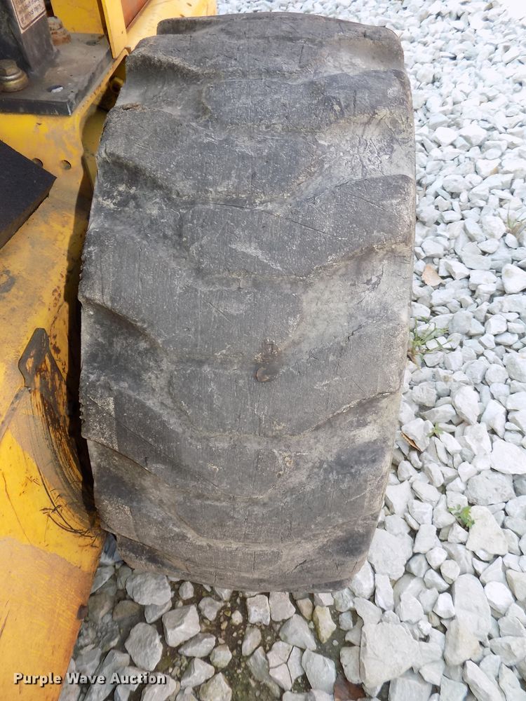 image for item DG2441 New Holland LS170 skid steer