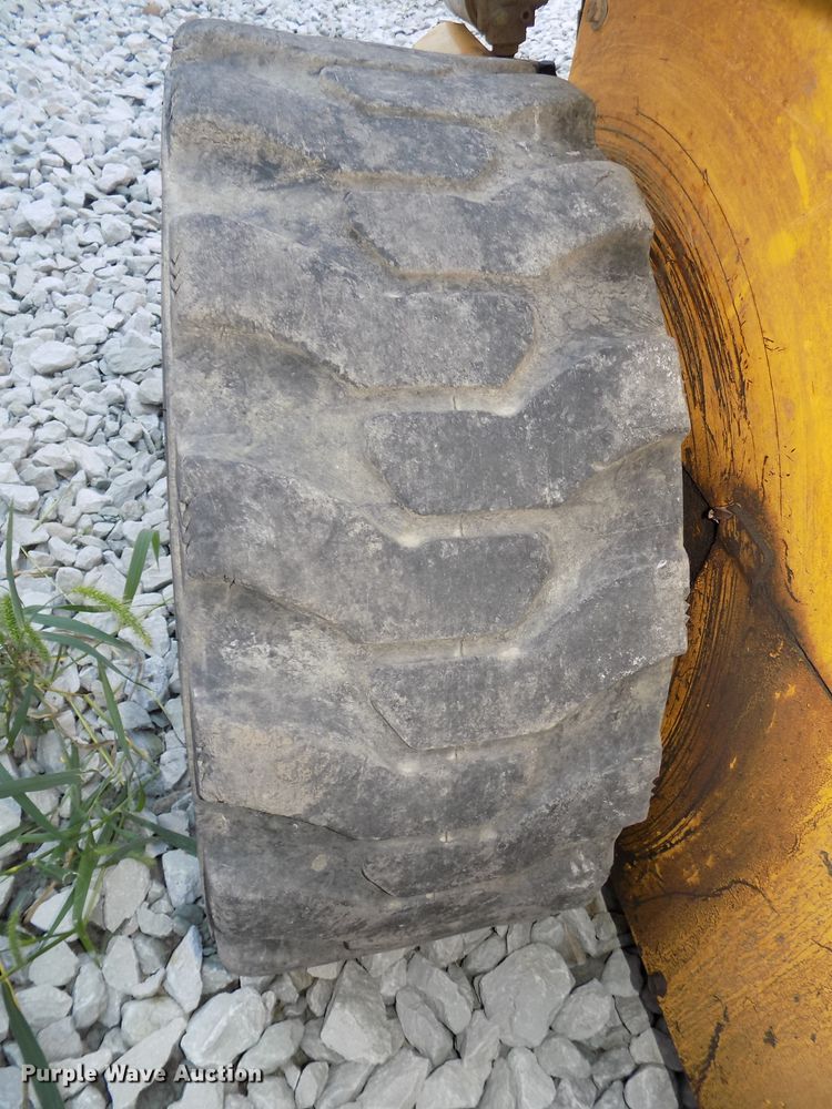 image for item DG2441 New Holland LS170 skid steer