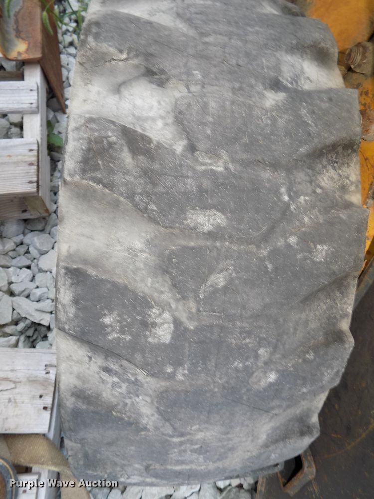 image for item DG2441 New Holland LS170 skid steer