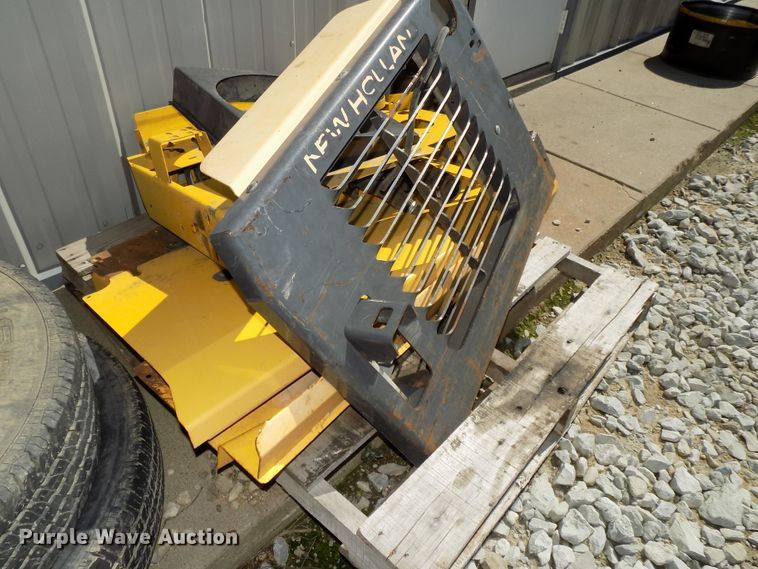 image for item DG2441 New Holland LS170 skid steer