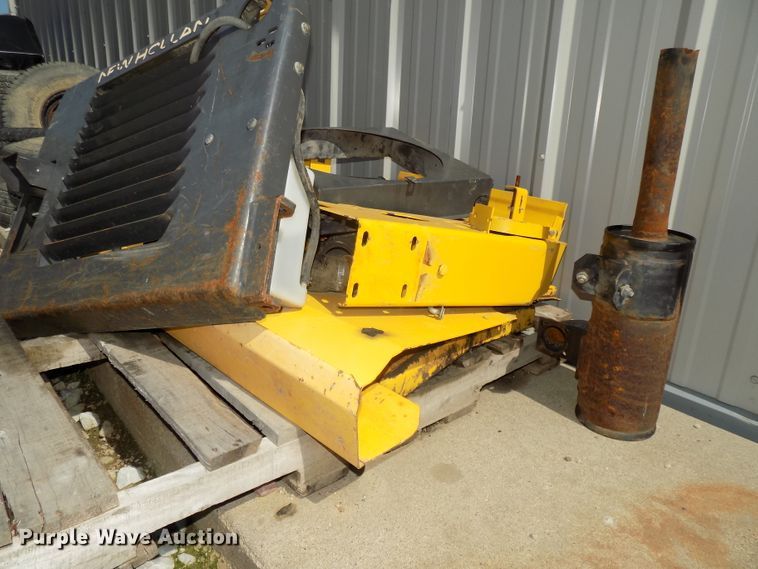 image for item DG2441 New Holland LS170 skid steer