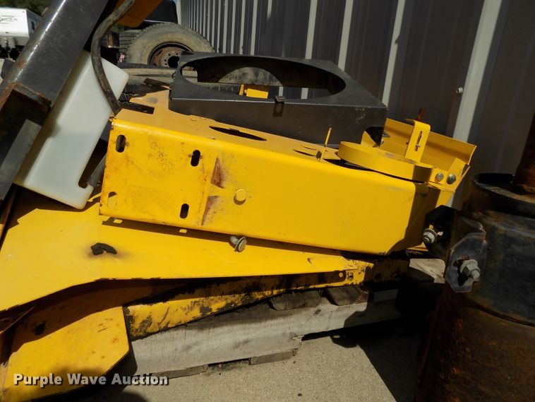 image for item DG2441 New Holland LS170 skid steer