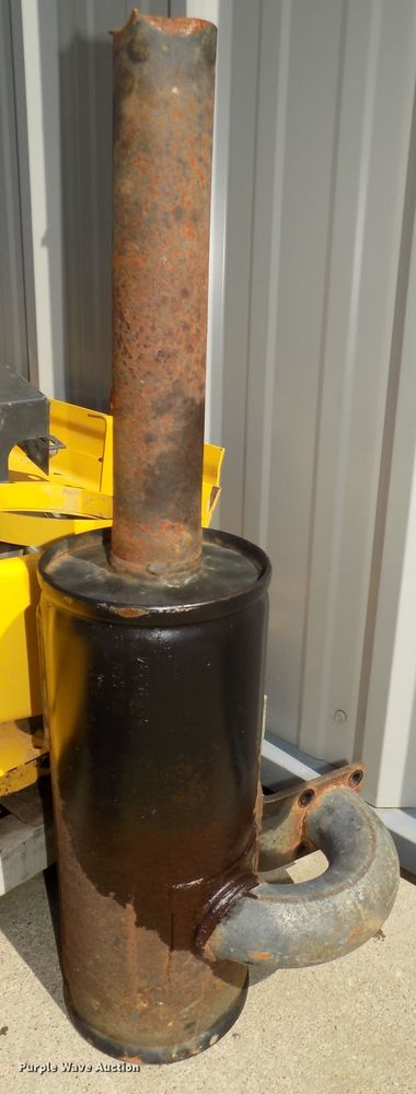 image for item DG2441 New Holland LS170 skid steer