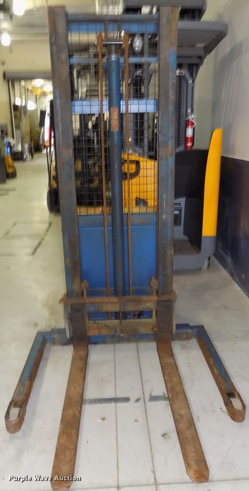 image for item DG2454 Blue Giant BG522-130 forklift