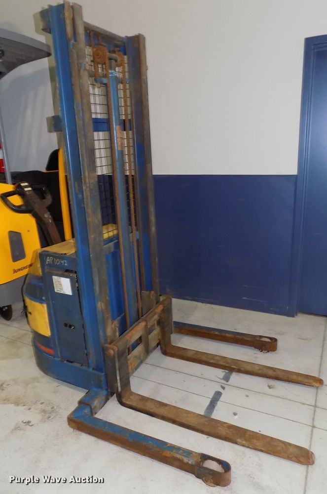image for item DG2454 Blue Giant BG522-130 forklift