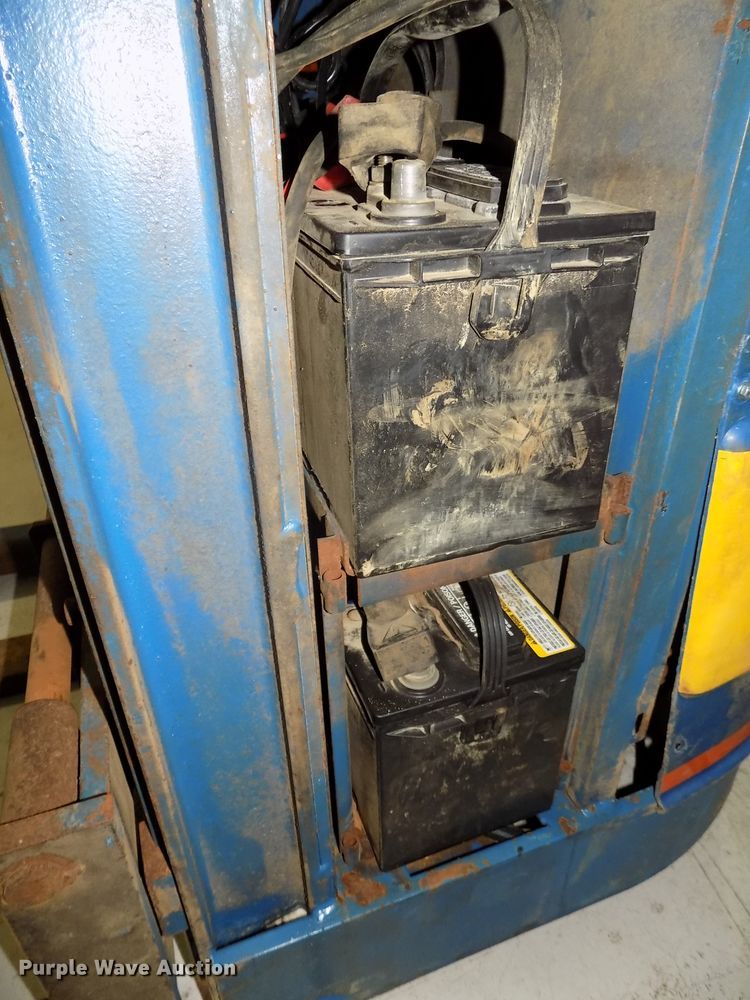 image for item DG2454 Blue Giant BG522-130 forklift