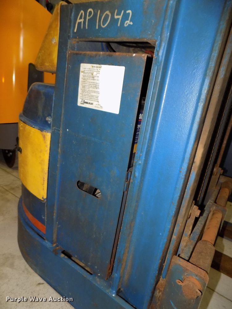 image for item DG2454 Blue Giant BG522-130 forklift