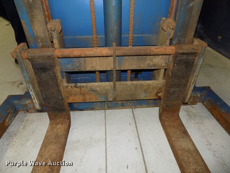 image for item DG2454 Blue Giant BG522-130 forklift