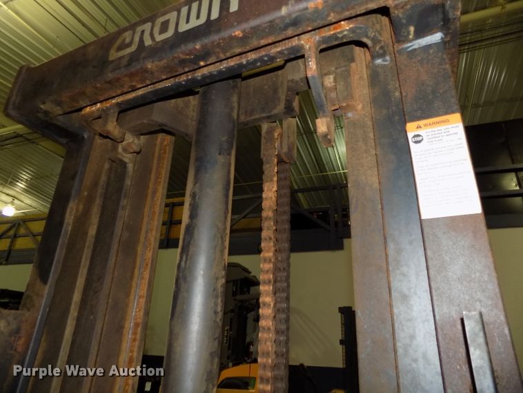 image for item DG2455 Crown 30WTT-S forklift