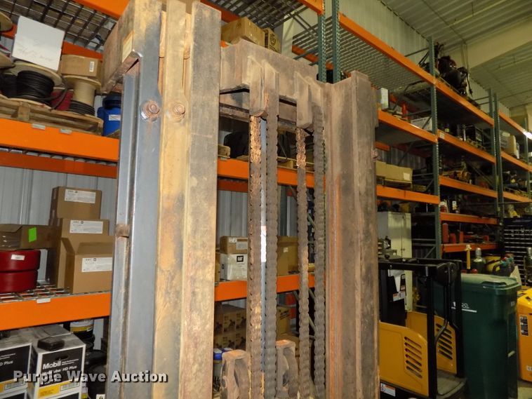 image for item DG2455 Crown 30WTT-S forklift