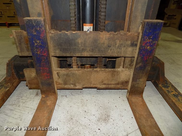 image for item DG2455 Crown 30WTT-S forklift