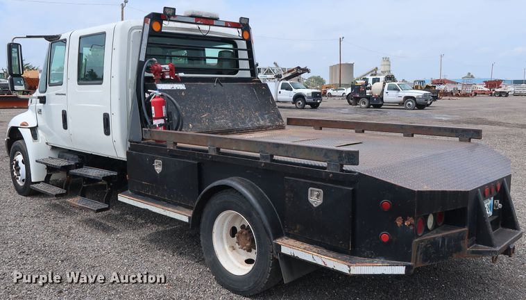 image for item DG4108 2004 International 4300 Crew Cab flatbed truck