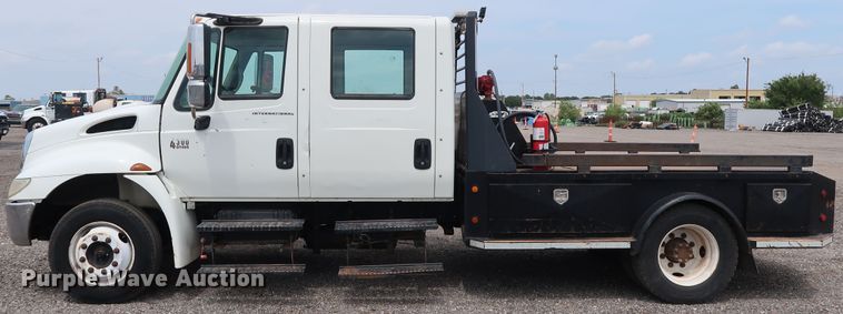 image for item DG4108 2004 International 4300 Crew Cab flatbed truck