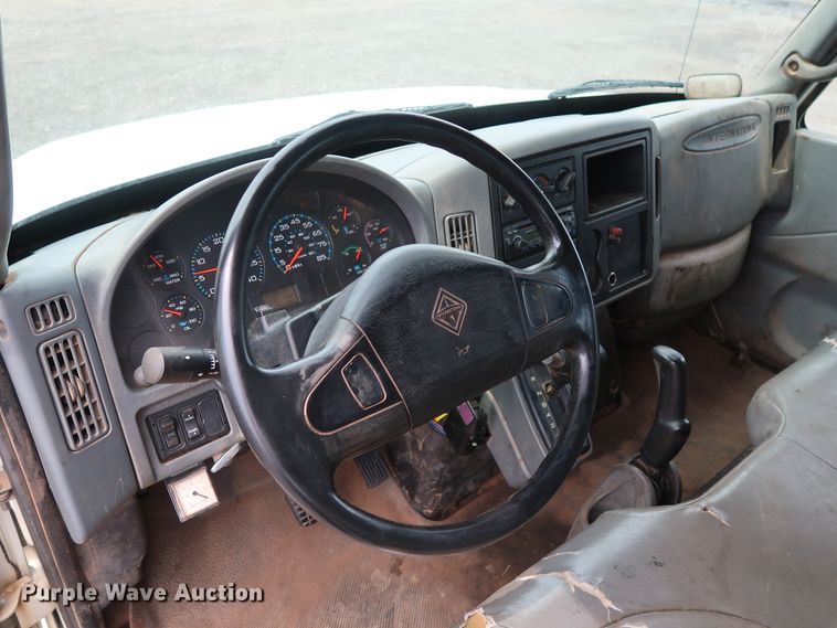 image for item DG4108 2004 International 4300 Crew Cab flatbed truck