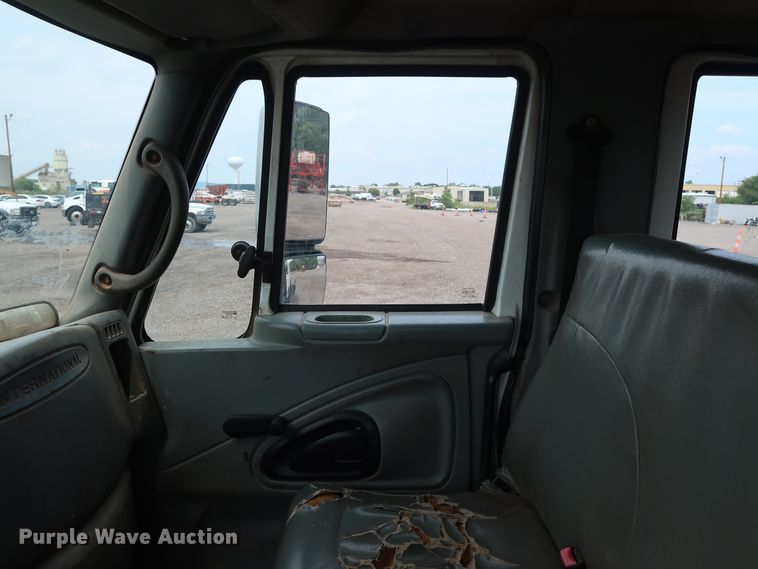 image for item DG4108 2004 International 4300 Crew Cab flatbed truck