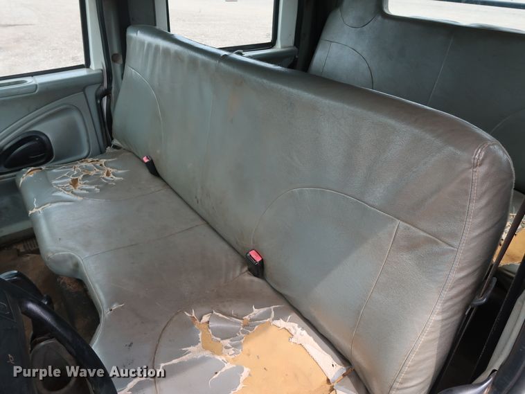 image for item DG4108 2004 International 4300 Crew Cab flatbed truck